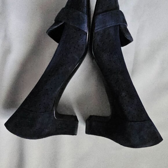 Vaneli Navy Blue Suede Buckle Square-Toe Low Kitten Heel Pumps Women's Size 9M - Picture 6 of 14